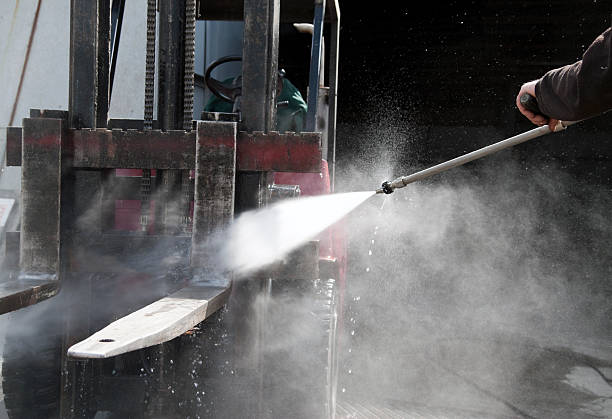 Best Parking Lot and Garage Cleaning  in Luna Pier, MI